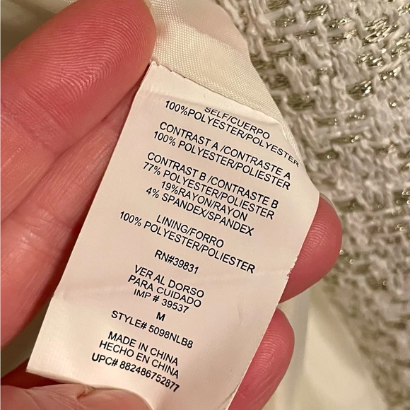 EUC elegant white women’s moto jacket with ruffles size M - Picture 13 of 16